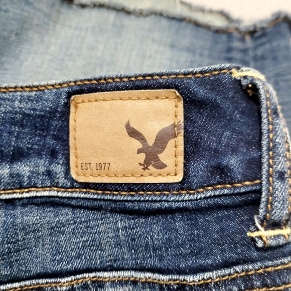 American Eagle Super Stretch Denim Shorts Women’s Size 4 Blue Frayed Hem Classic - Picture 7 of 11